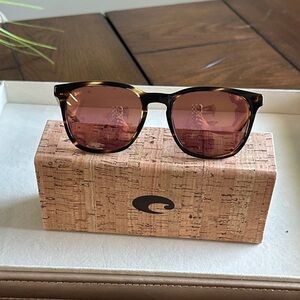 Costa Women’s Sullivan Polarized Sunglasses with cork case NWOT